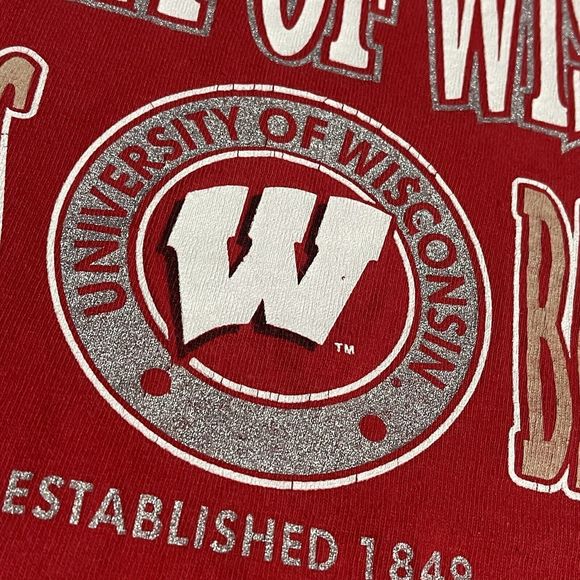 Vintage Wisconsin Badgers Shirt Mens L Red University Football Team Spellout Tee - Picture 5 of 9